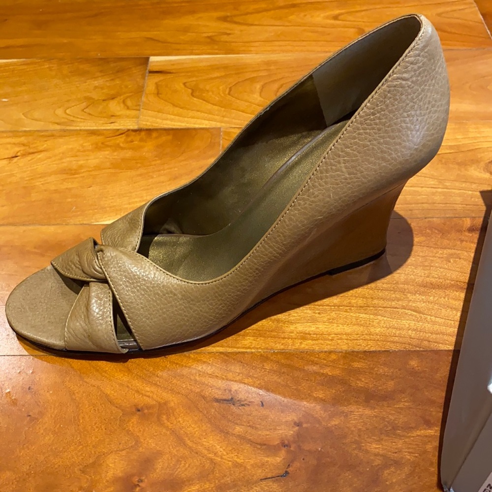 Nine West peep toe sandal